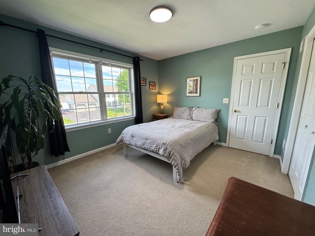 14 MANOR CIR, Palmyra, PA 17078