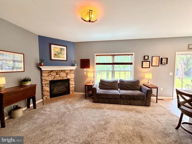 14 MANOR CIR, Palmyra, PA 17078