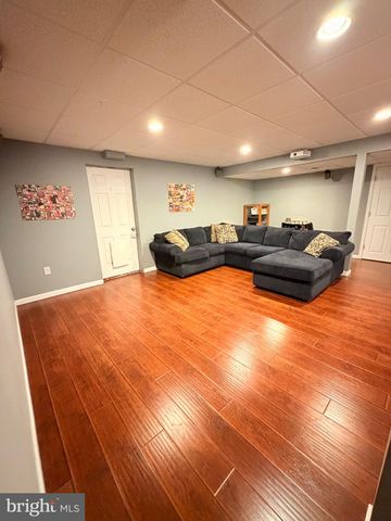 14 MANOR CIR, Palmyra, PA 17078