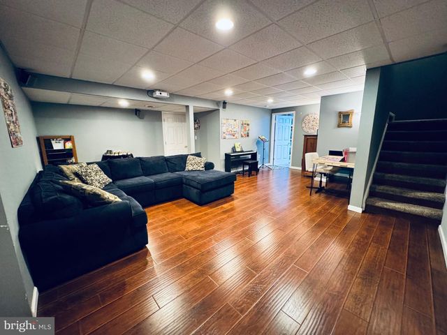 14 MANOR CIR, Palmyra, PA 17078