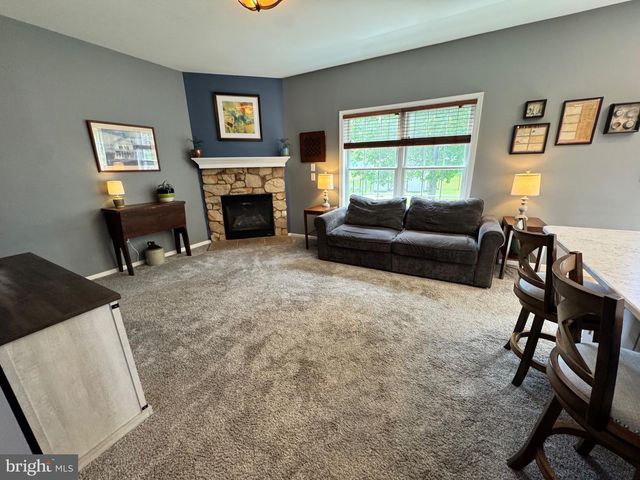 14 MANOR CIR, Palmyra, PA 17078