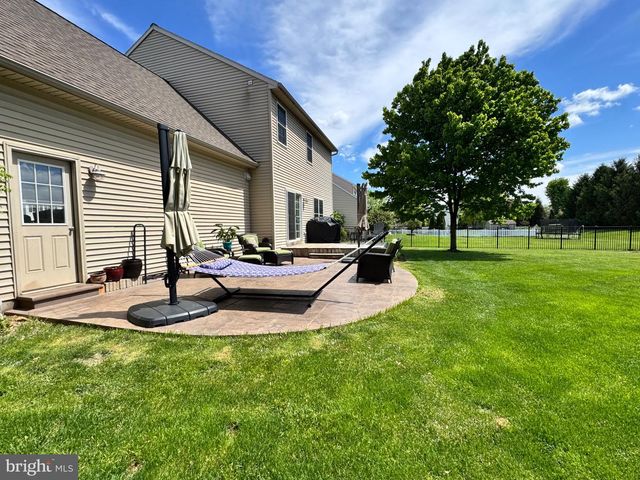 14 MANOR CIR, Palmyra, PA 17078