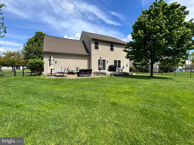 14 MANOR CIR, Palmyra, PA 17078