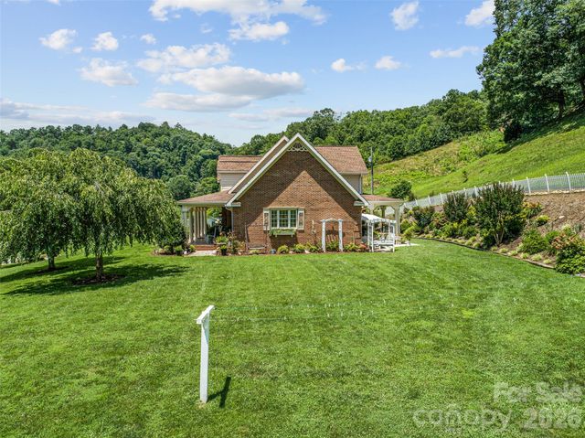 38 Peterson Lane, Green Mountain, NC 28740