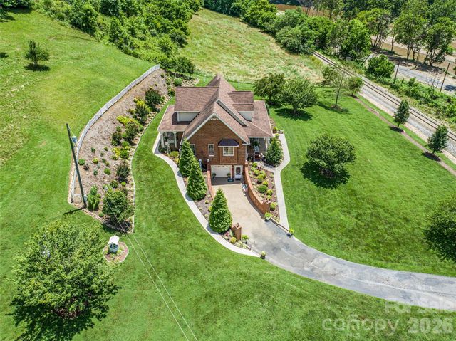 38 Peterson Lane, Green Mountain, NC 28740