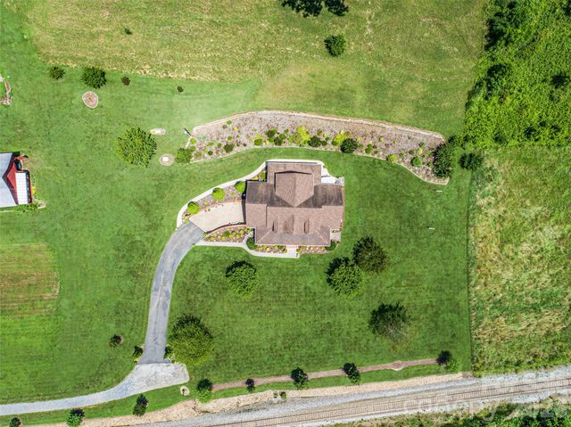 38 Peterson Lane, Green Mountain, NC 28740