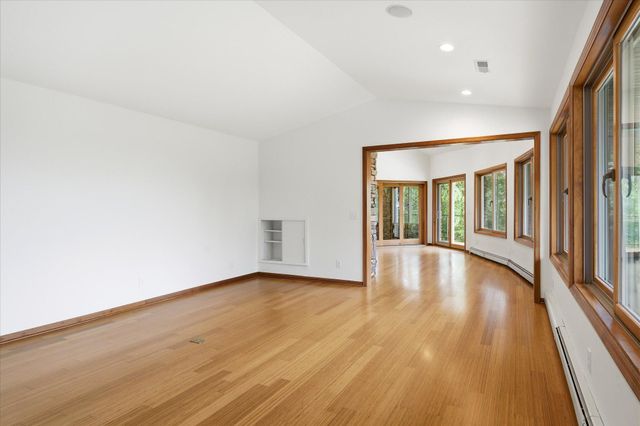 10129 Eden Prairie Road, Eden Prairie, MN 55347