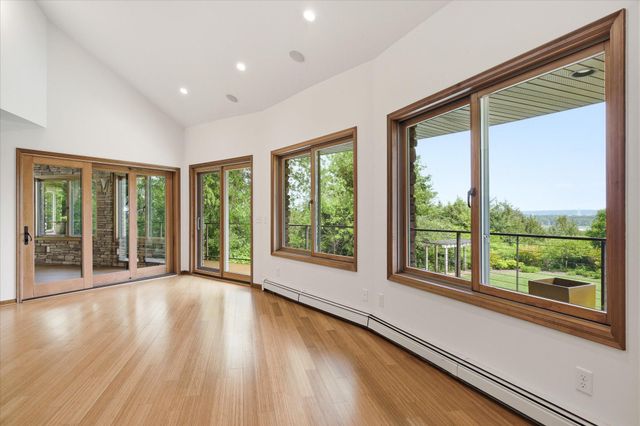 10129 Eden Prairie Road, Eden Prairie, MN 55347