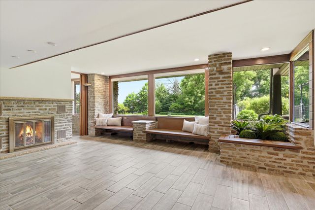 10129 Eden Prairie Road, Eden Prairie, MN 55347