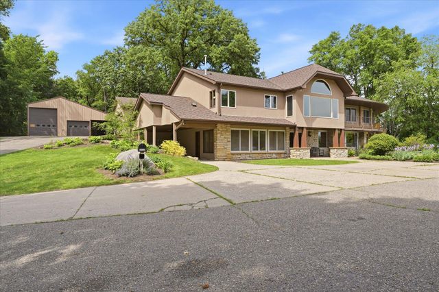 10129 Eden Prairie Road, Eden Prairie, MN 55347