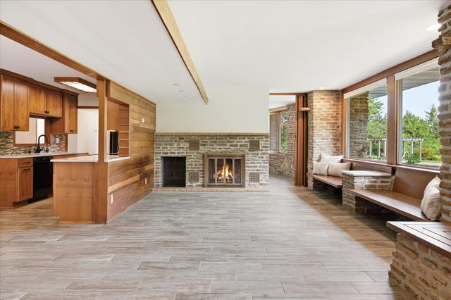 10129 Eden Prairie Road, Eden Prairie, MN 55347