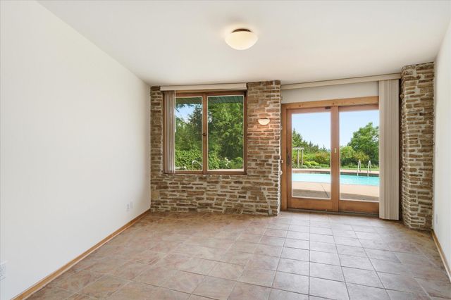 10129 Eden Prairie Road, Eden Prairie, MN 55347