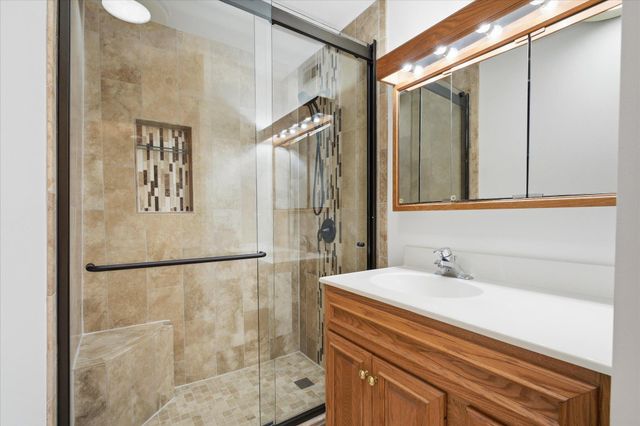 10129 Eden Prairie Road, Eden Prairie, MN 55347