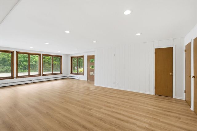 10129 Eden Prairie Road, Eden Prairie, MN 55347