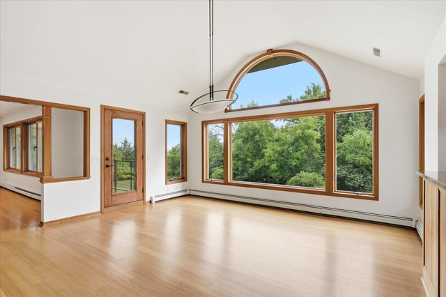 10129 Eden Prairie Road, Eden Prairie, MN 55347