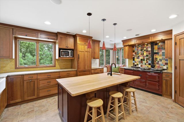 10129 Eden Prairie Road, Eden Prairie, MN 55347