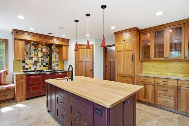 10129 Eden Prairie Road, Eden Prairie, MN 55347