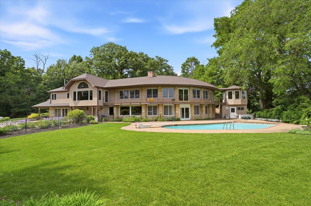 10129 Eden Prairie Road, Eden Prairie, MN 55347 — exterior