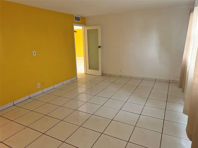 5900 NW 17th Place 103, Sunrise, FL 33313
