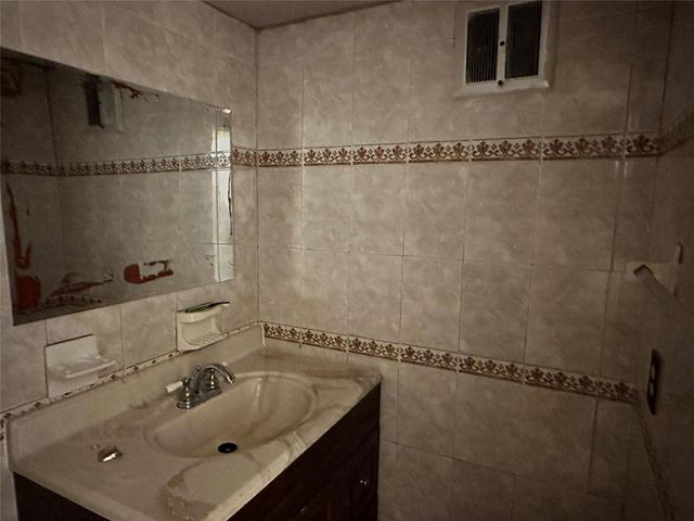 5900 NW 17th Place 103, Sunrise, FL 33313