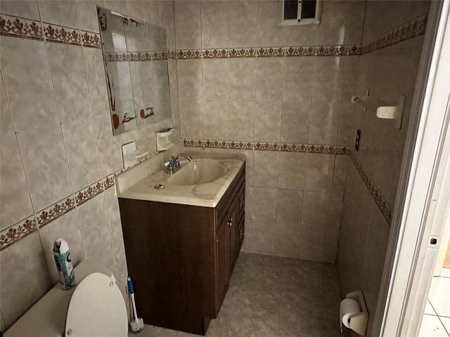 5900 NW 17th Place 103, Sunrise, FL 33313