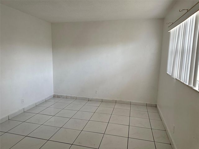 5900 NW 17th Place 103, Sunrise, FL 33313