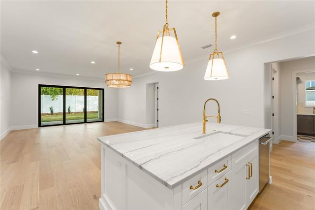 119 N GLENWOOD AVENUE, Orlando, FL 32803