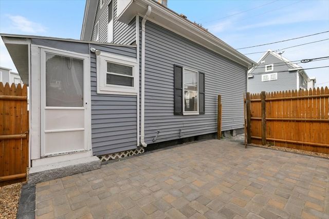 7 Cox Ct, Beverly, MA 01915