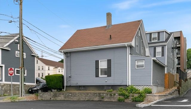 7 Cox Ct, Beverly, MA 01915