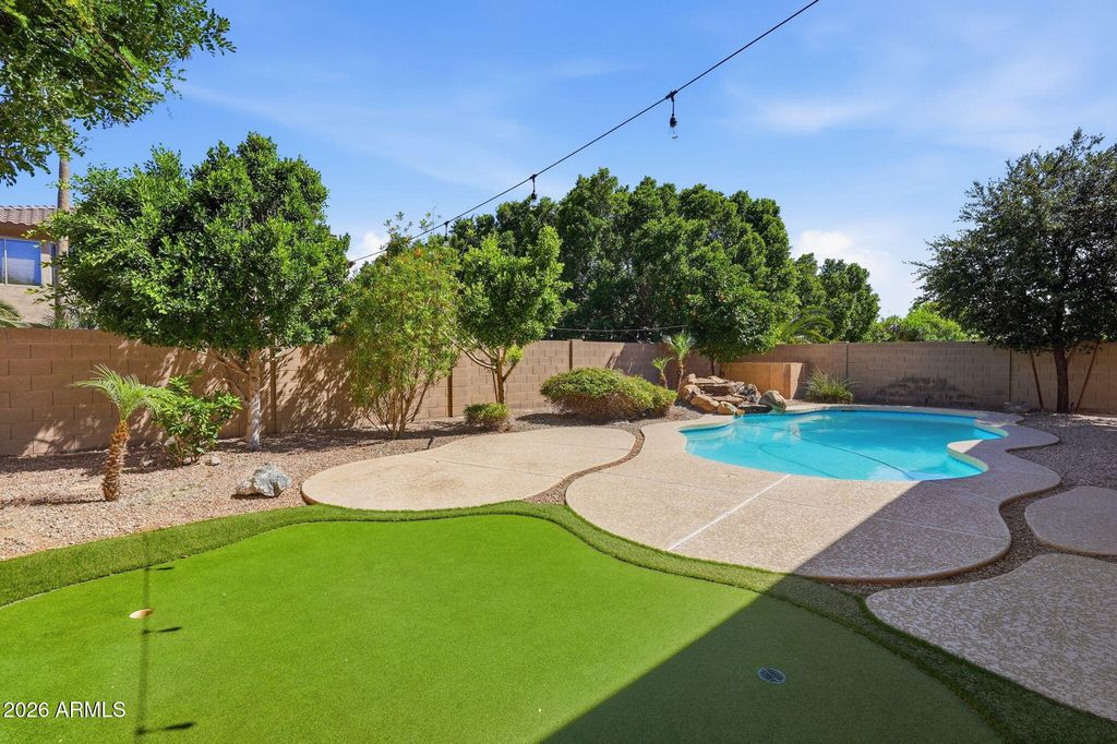 16823 S 15TH Avenue, Phoenix, AZ 85045