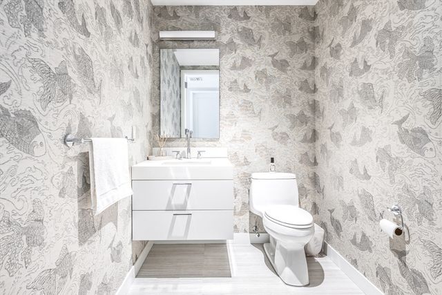 300 Pier 4 Blvd 7A, Boston, MA 02210