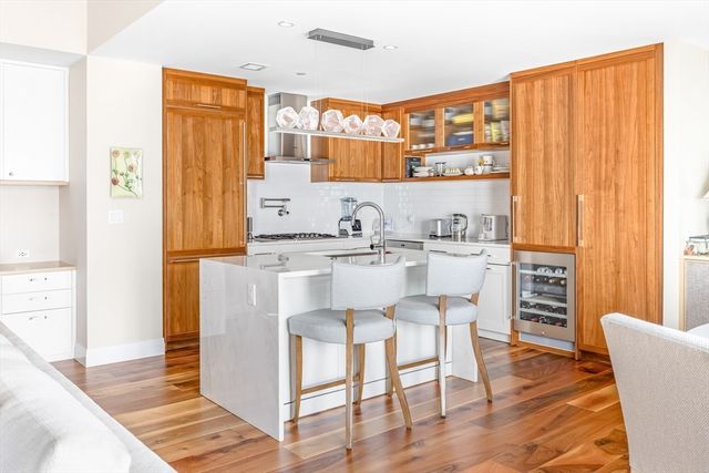 300 Pier 4 Blvd 7A, Boston, MA 02210