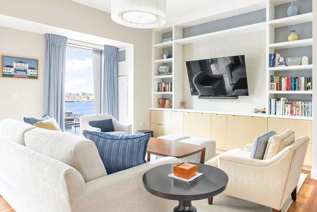 300 Pier 4 Blvd 7A, Boston, MA 02210