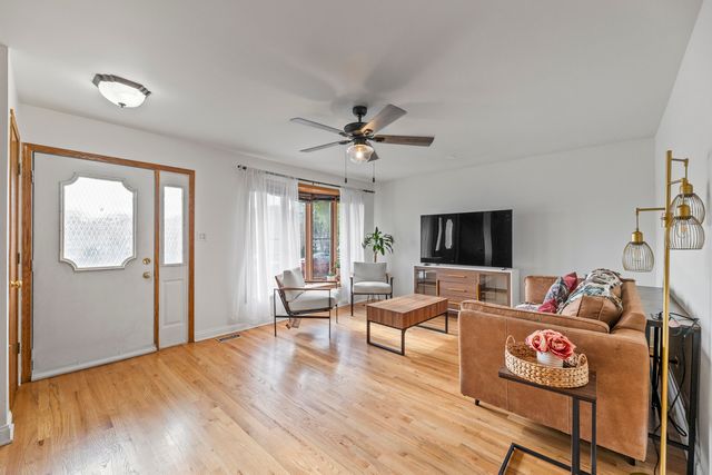 5209 S Narragansett Avenue, Chicago, IL 60638