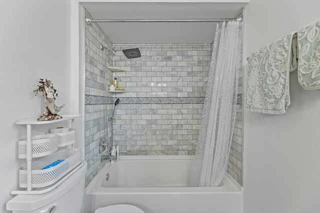 5209 S Narragansett Avenue, Chicago, IL 60638