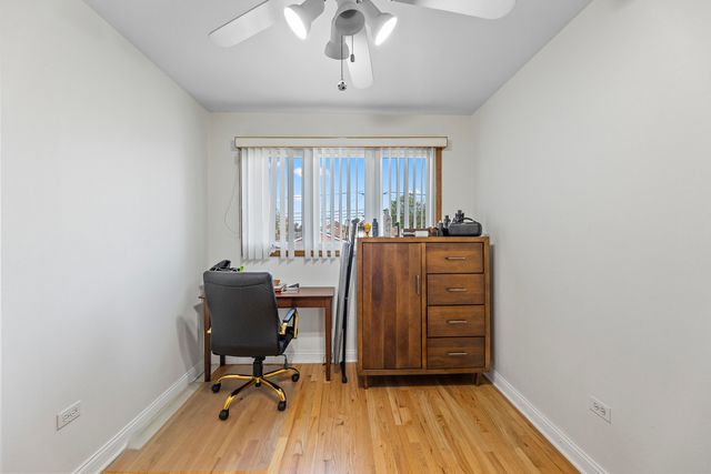 5209 S Narragansett Avenue, Chicago, IL 60638