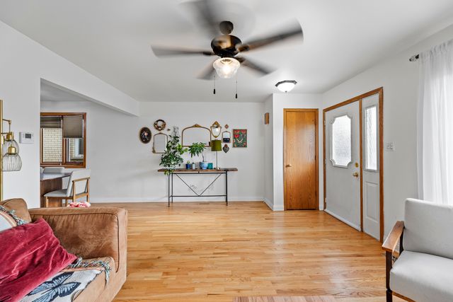 5209 S Narragansett Avenue, Chicago, IL 60638