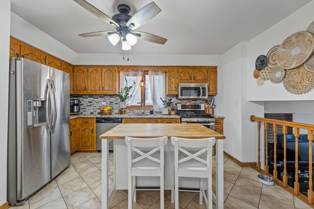 5209 S Narragansett Avenue, Chicago, IL 60638