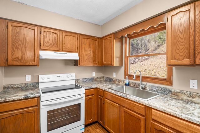 62 Heavenly Heights Road, Manchester, KY 40962