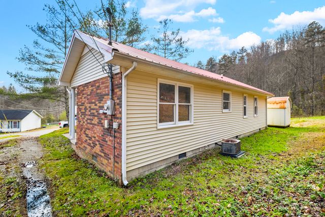 62 Heavenly Heights Road, Manchester, KY 40962