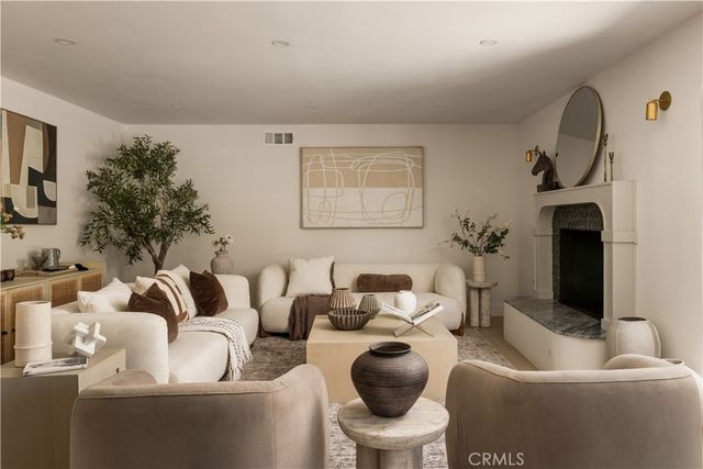 1818 Samar, Costa Mesa, CA 92626