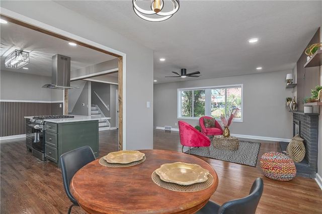 8701 Ward Parkway, Kansas City, MO 64114