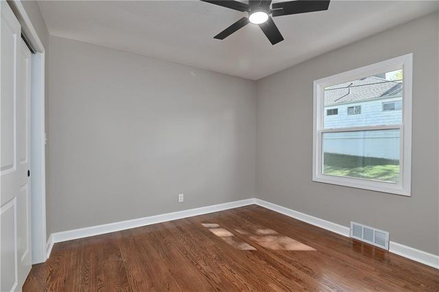 8701 Ward Parkway, Kansas City, MO 64114