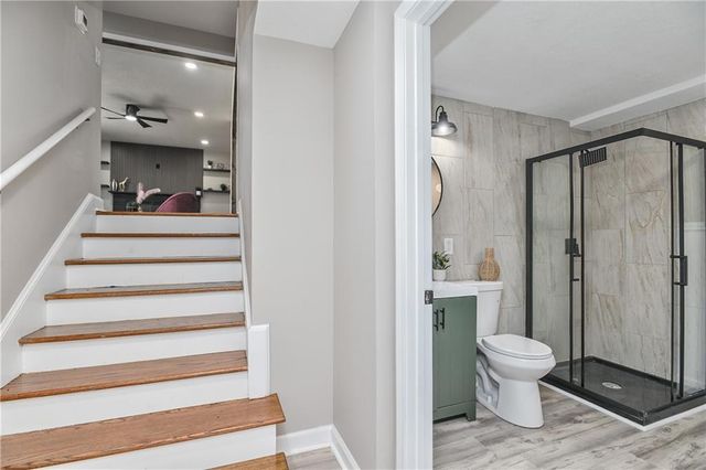 8701 Ward Parkway, Kansas City, MO 64114