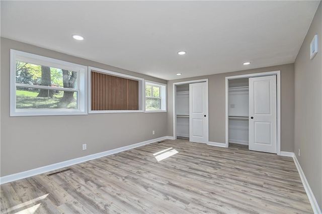 8701 Ward Parkway, Kansas City, MO 64114
