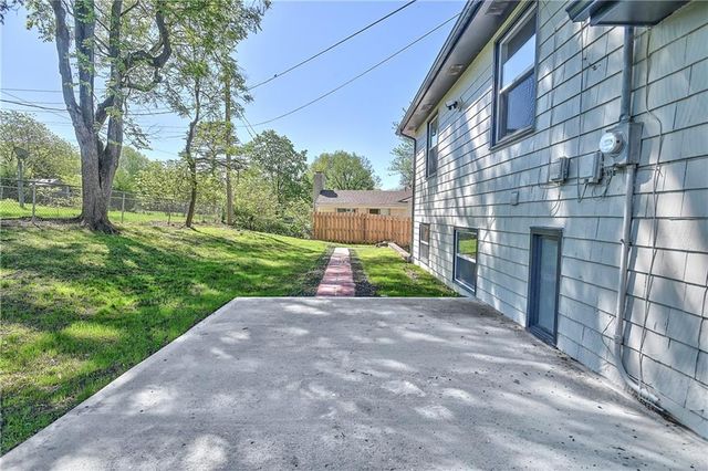 8701 Ward Parkway, Kansas City, MO 64114