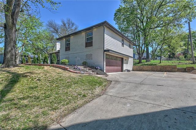 8701 Ward Parkway, Kansas City, MO 64114