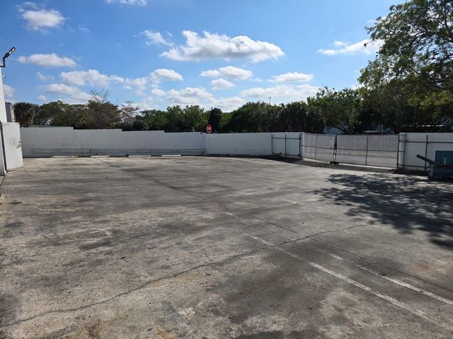 12438 Wiles Rd, Coral Springs, FL 33076
