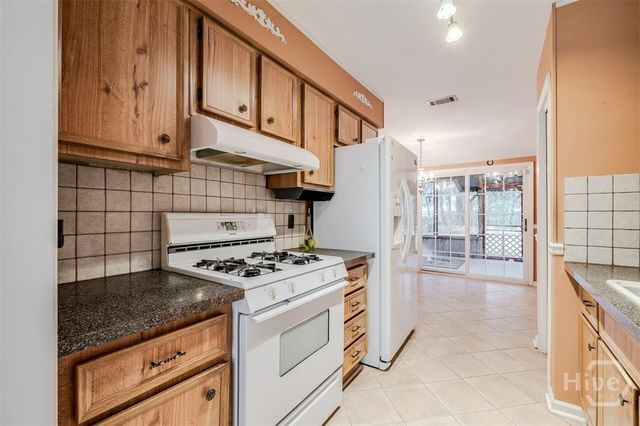 2 Ole Oak Road, Savannah, GA 31410