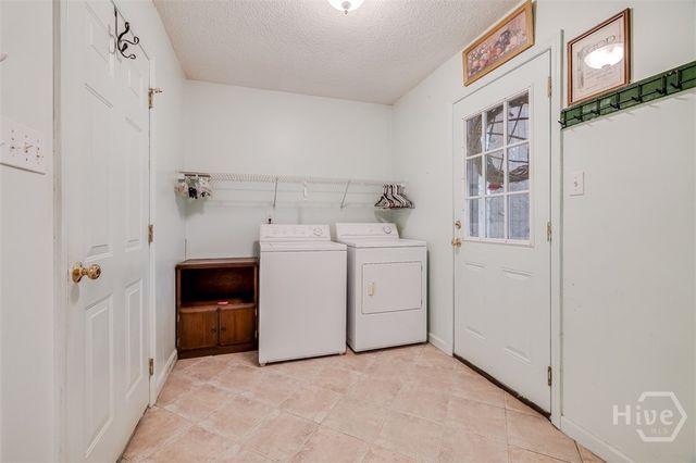 2 Ole Oak Road, Savannah, GA 31410